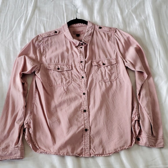 Universal Thread salmon pink button front shirt - Picture 2 of 5
